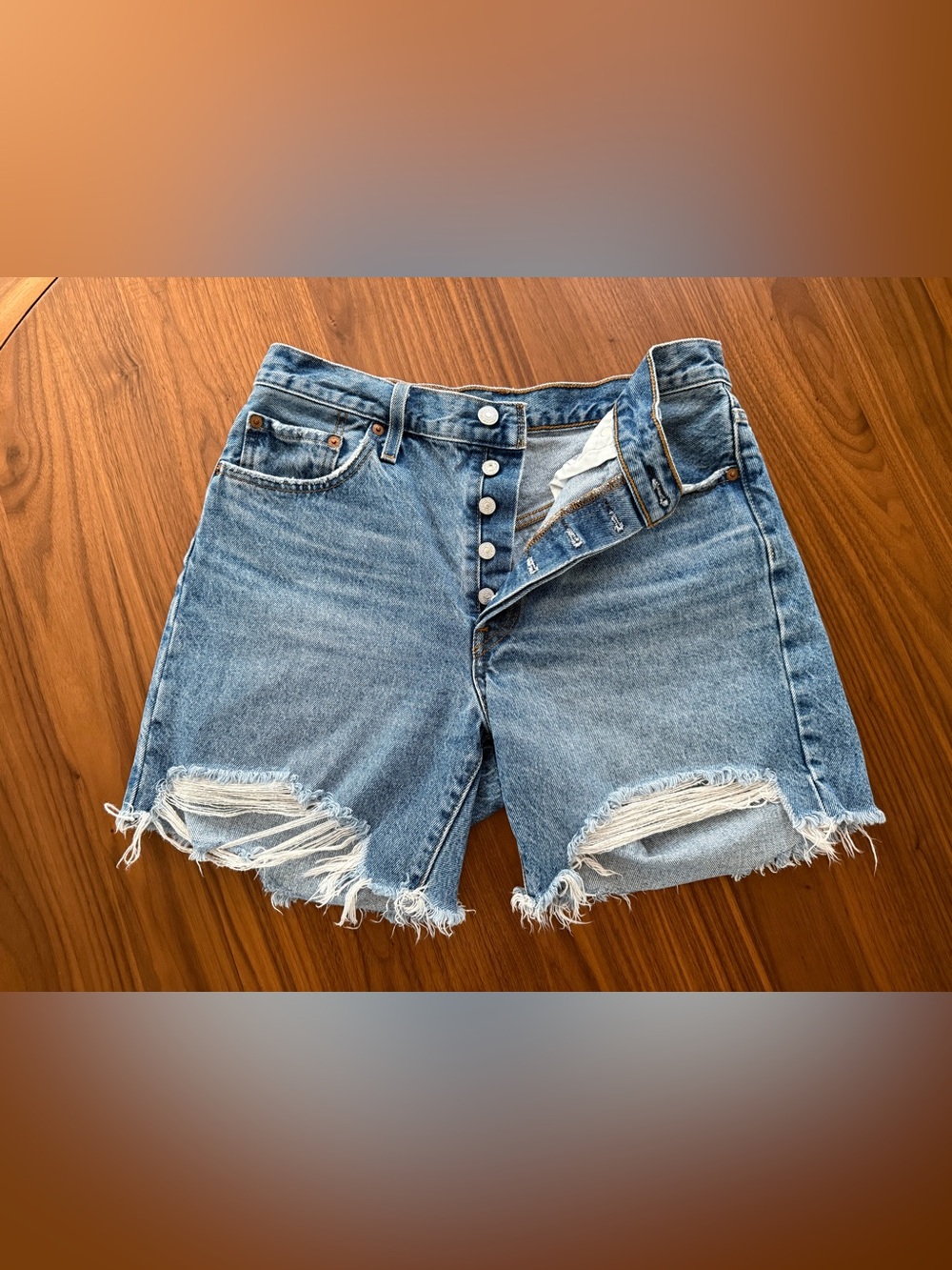 LEVIS - 501 High Rise, Distressed Denim Shorts